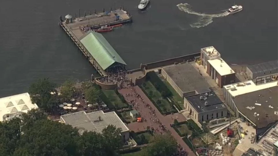 Εκρήξεις και πυρκαγιά κοντά στο Άγαλμα της Ελευθερίας στις ΗΠΑ (εικόνες, βίντεο)